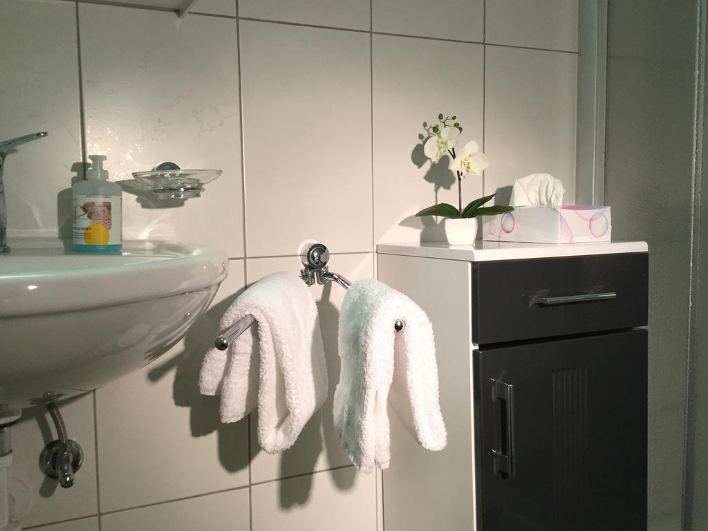 Haus Mondelli Apartment Саас-Алмагел Екстериор снимка